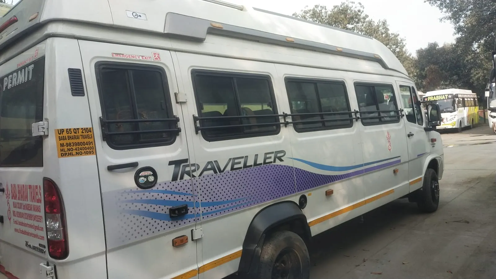 Tempo Traveller (26 + D Seater)